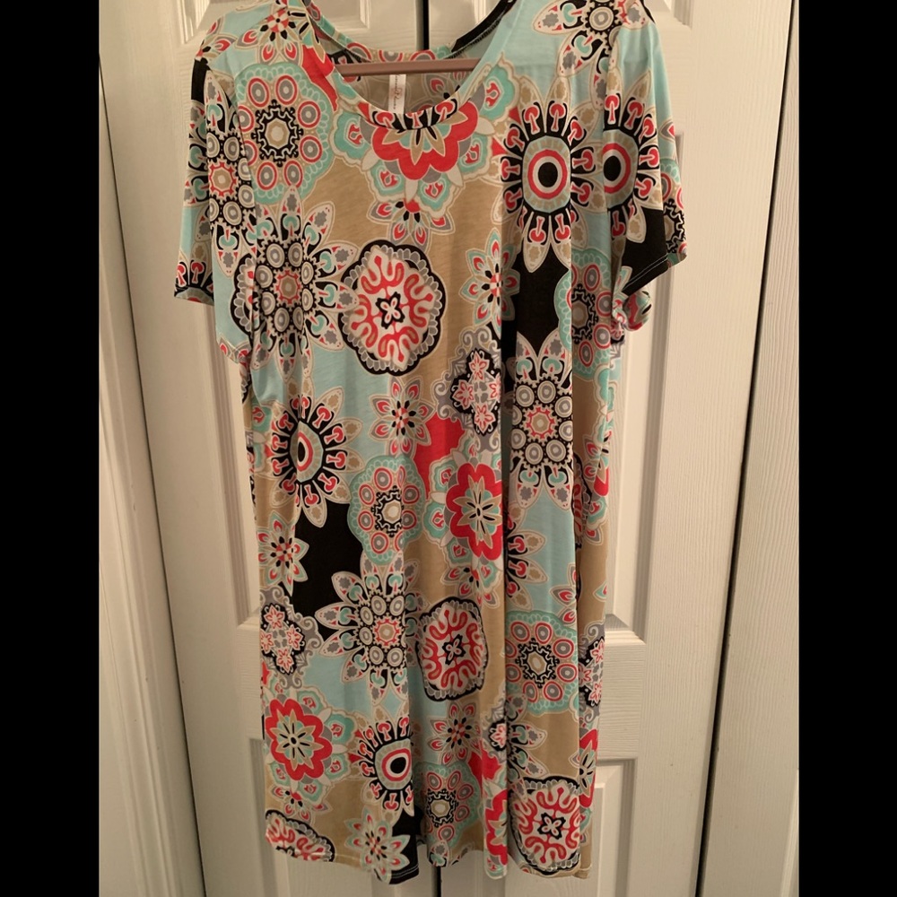 Mint green pretty print dress about 38” long